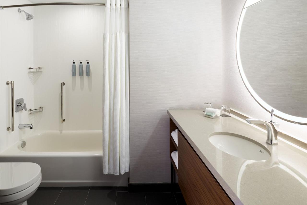 Courtyard Montreal Midtown Hotell Eksteriør bilde